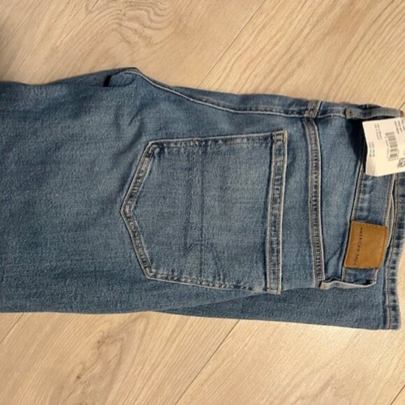 AE Strigid Low-Rise Baggy Straight Jean - Picture 2 of 3